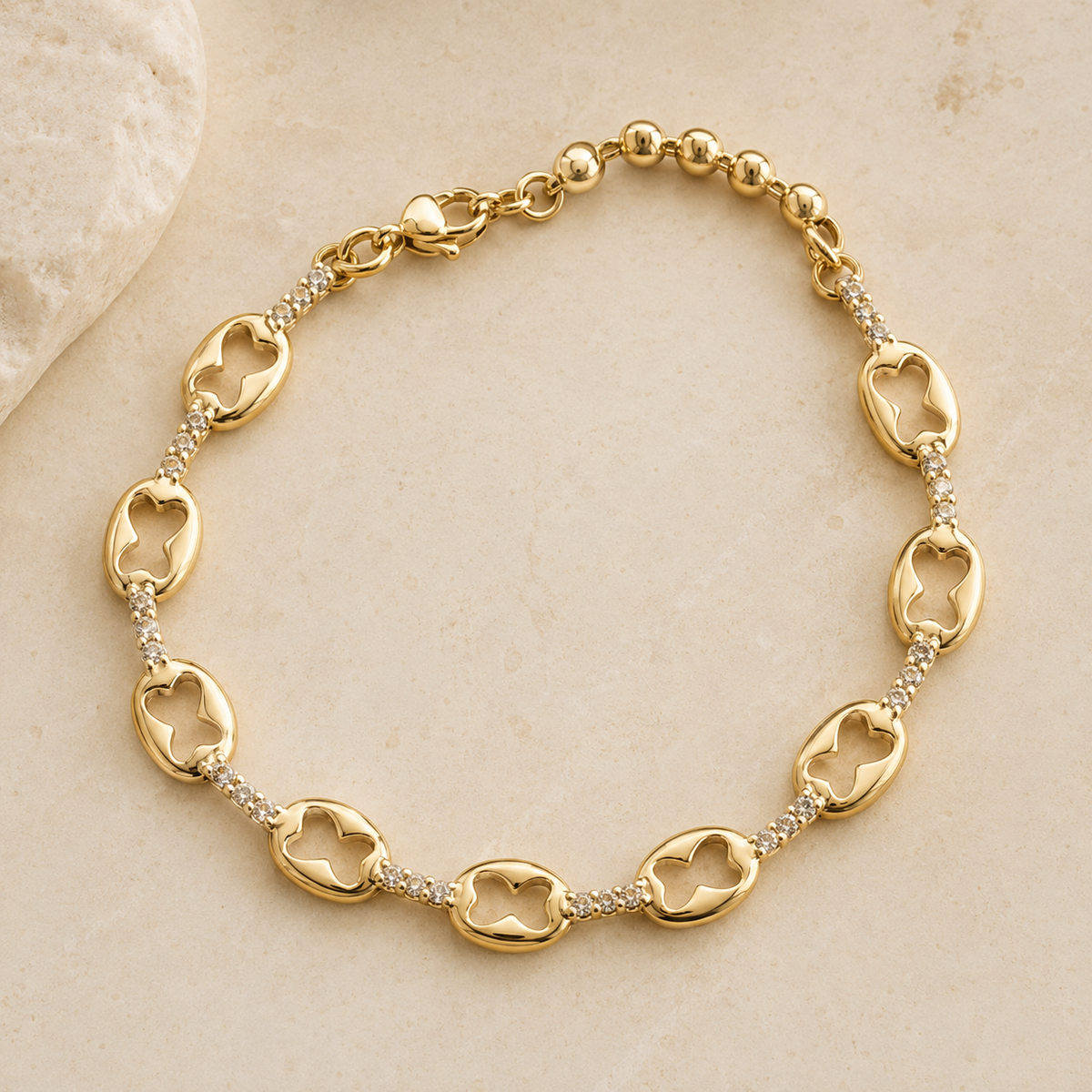 Heart Link Gold Bracelet – Style D product view